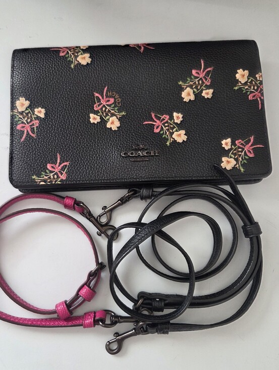 Coach Handbags - Coach Floral Print Wallet Clutch Crossbody